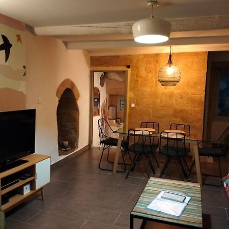 Maison De Village Familiale Pont Du Gard, Toit Terrasse, Barbecue, Fibre แวร์ ปองต์ ดู การ์ ภายนอก รูปภาพ