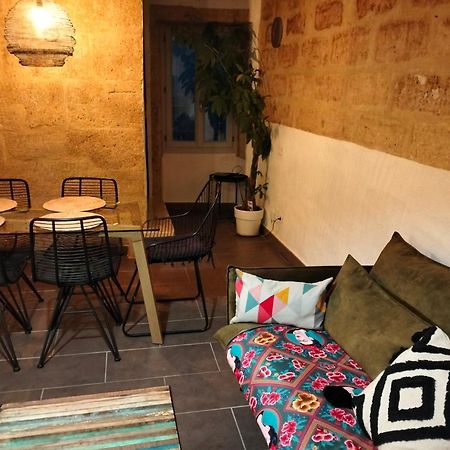 Maison De Village Familiale Pont Du Gard, Toit Terrasse, Barbecue, Fibre แวร์ ปองต์ ดู การ์ ภายนอก รูปภาพ